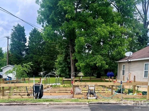 310 Todd St, Belmont, NC 28012