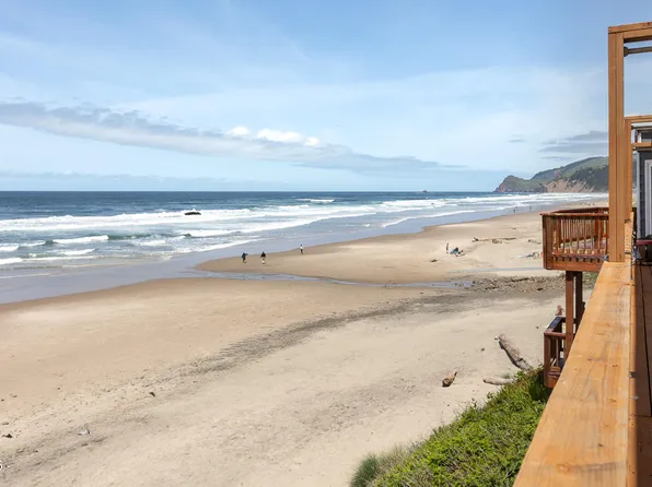 3929 NW Jetty Ave APT 2, Lincoln City, OR 97367