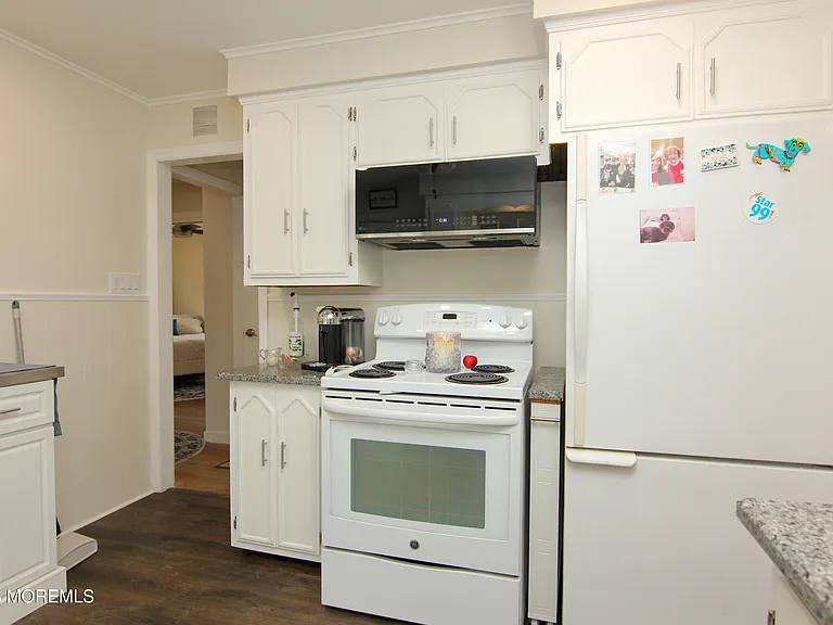 240 7th Ave #1 — Photo 8