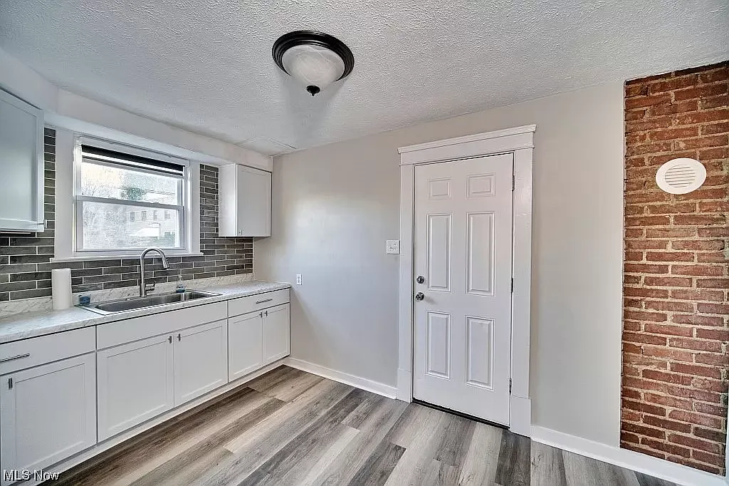 2 bed, 1325 sqft, $1,400 — Photo 2