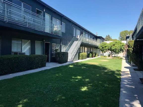 2nd image of 6110 Cahuenga Blvd APT 3