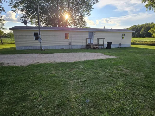 326 W Burton St, Pompeii, MI 48874