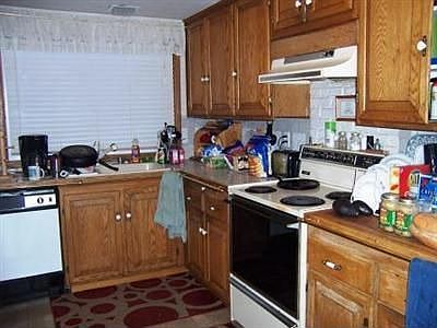 2nd image of 745 Heather Ln