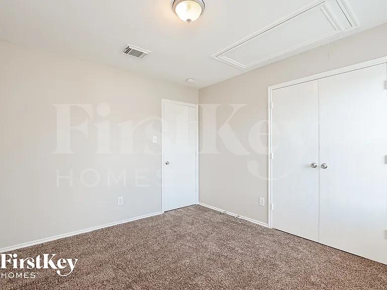 8143 Chancewood Ln — Photo 10