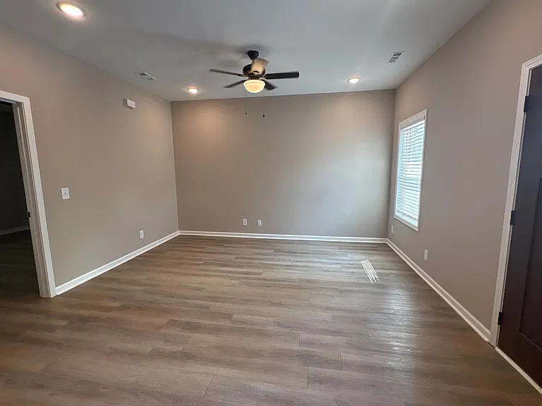 513 West End Circle — Photo 4