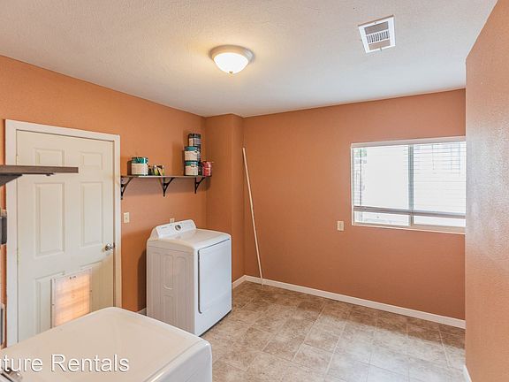 5th image of 2301 Aspen Dr