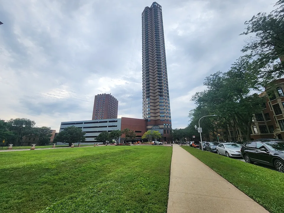 3660 N Lake Shore Dr #1105