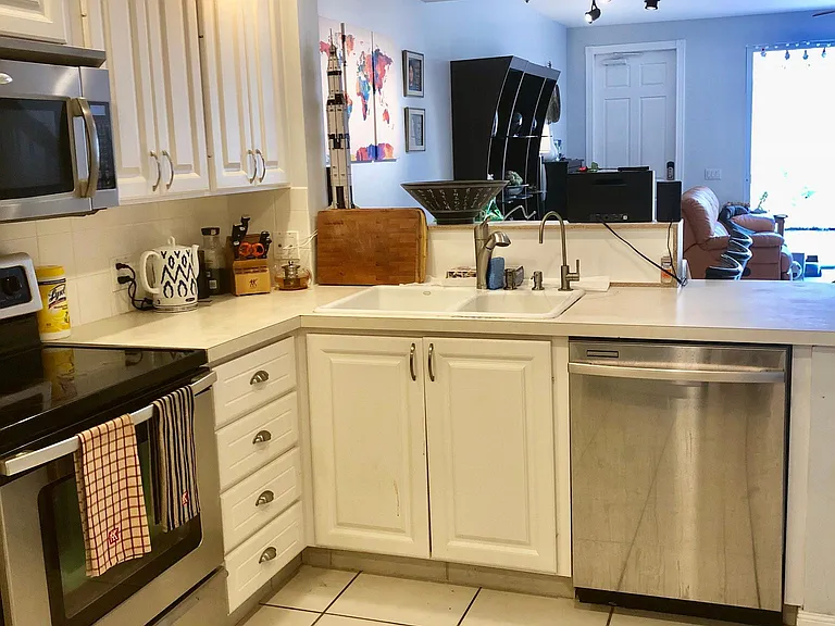 7733 Bergamo Ave — Photo 5