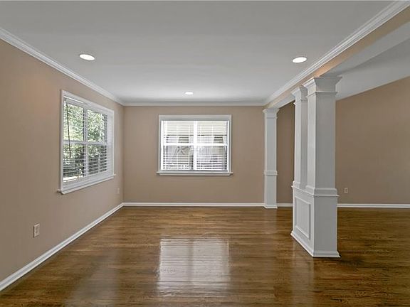 5th image of 2678 Piedmont Oak Dr