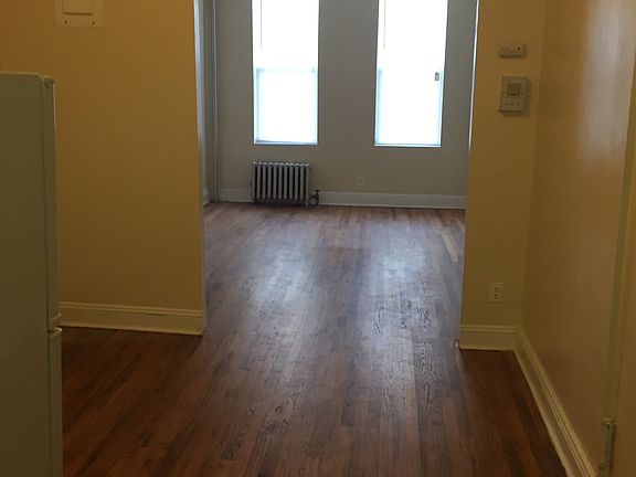 4th image of 4132 53rd St APT 1D