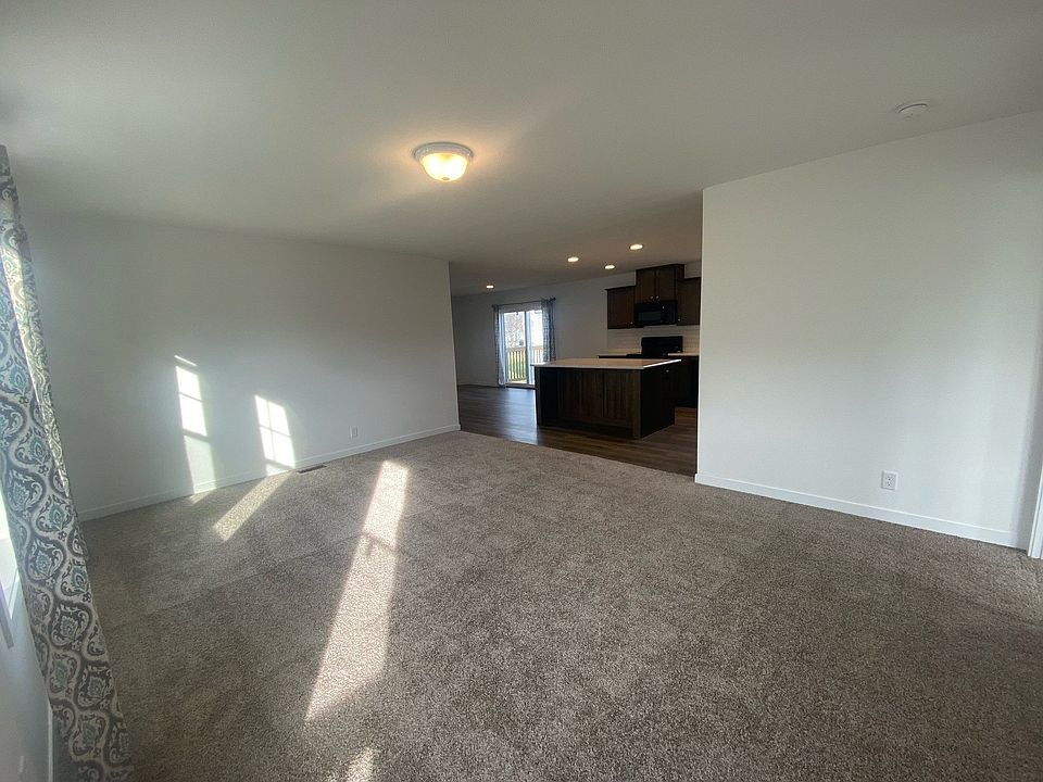 2nd image of 1074 E Park St #1074