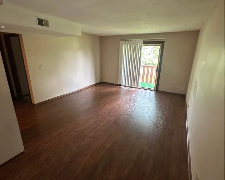 1083 NW Greenwood St #1083 — Photo 10