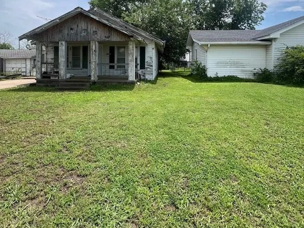 1139 E 2nd St, Cushing, OK 74023