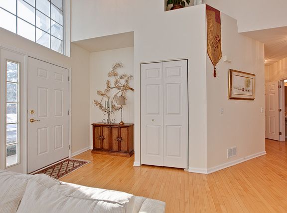 3rd image of 2053 N Inverness Dr