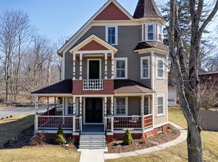 696 Elm St, West Springfield, MA 01089