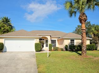 340 10th St SW, Vero Beach, FL 32962