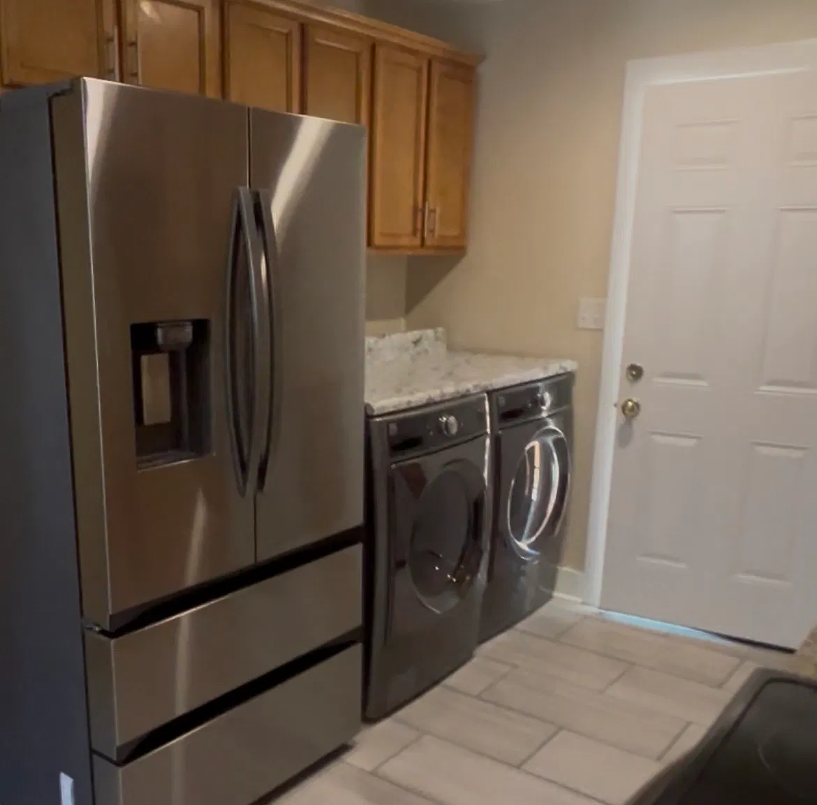 2 bed, $1,690 — Photo 4