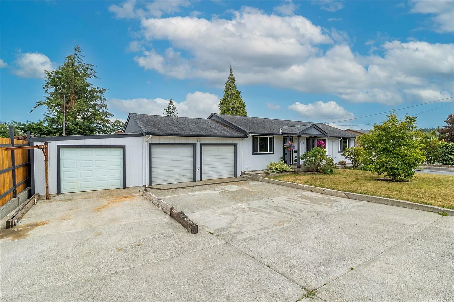 131 Harewood Rd photo 1