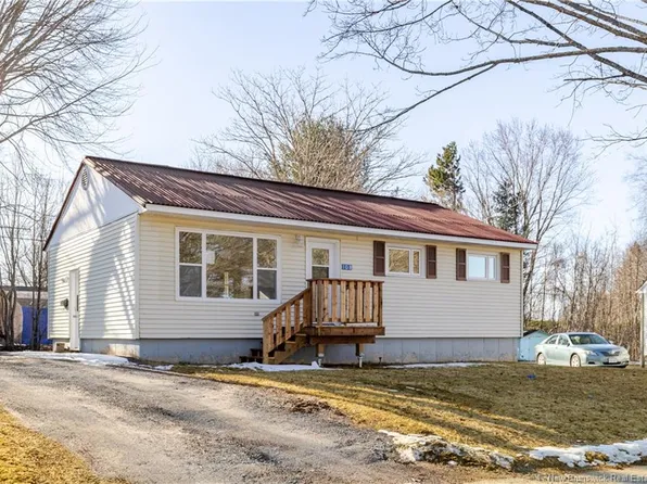 108 Fraser Ave, Fredericton, NB E3A 2B1