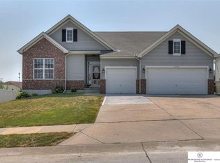 11111 Sherman St, Papillion, NE 68046
