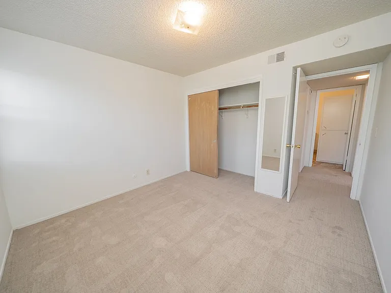 1467 Russell Street — Photo 14