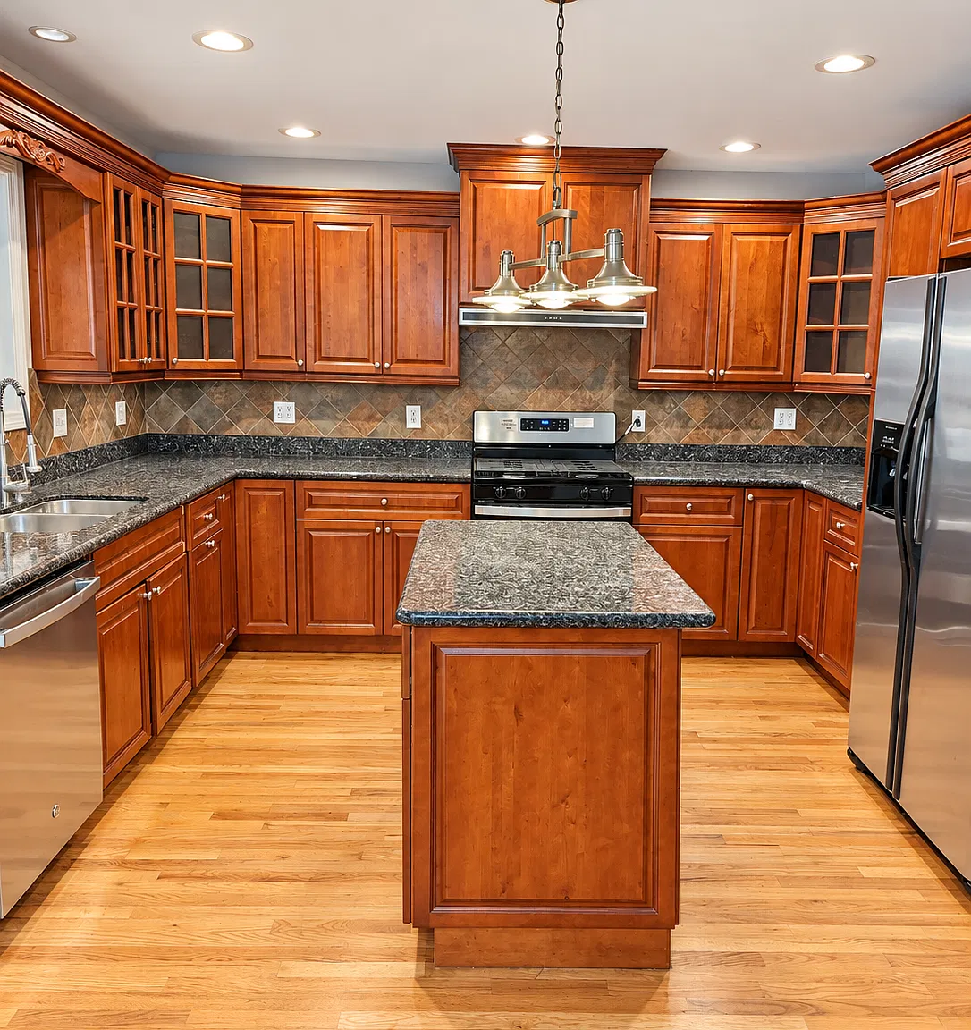 752 Beechwood Ave — Photo 2