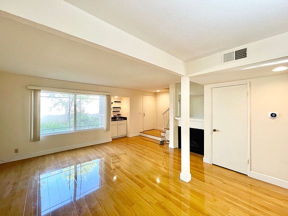 3rd image of 10224 Zelzah Ave Unit 2
