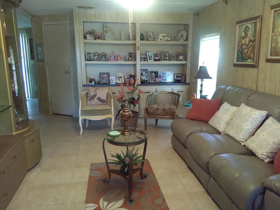 1st image of 140 E Caribbean