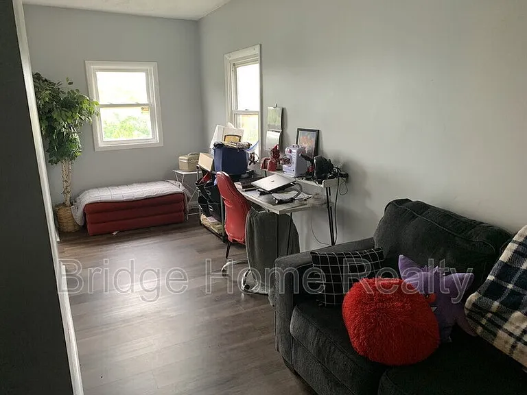 127 Margaret St — Photo 9
