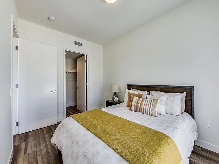 950 Lofts — Photo 22