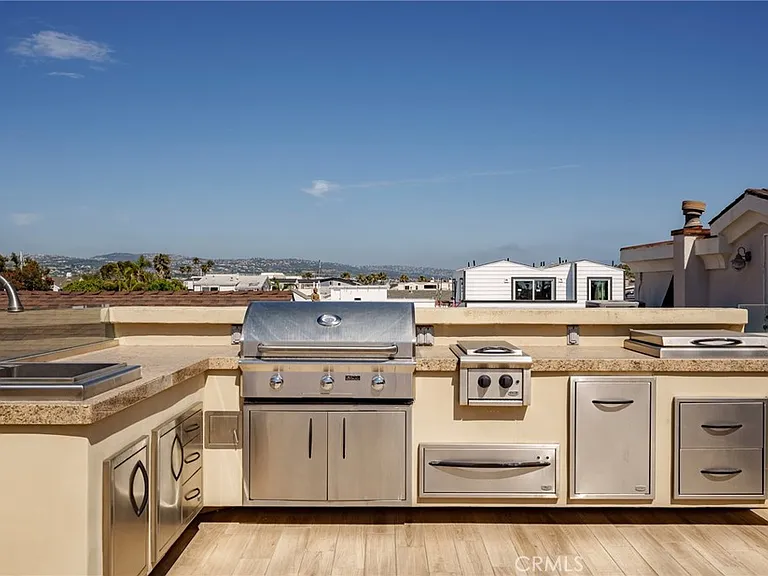 208 E Balboa Blvd — Photo 26