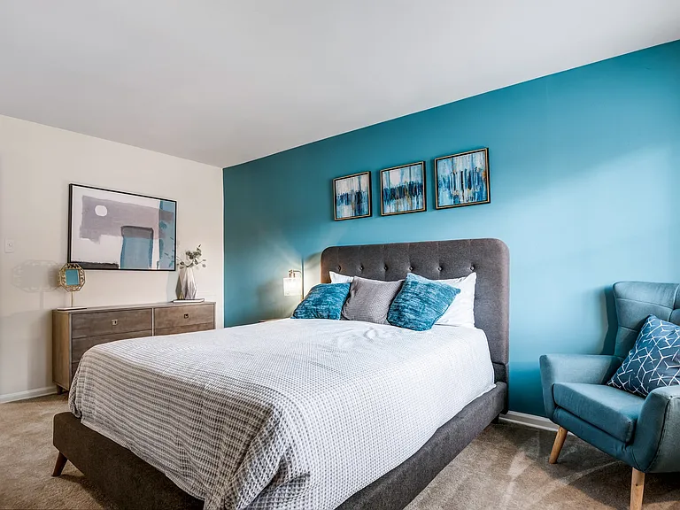 Lynbrook at Mark Center Apartment Homes — Photo 9