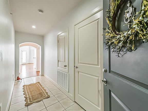 3rd image of 1010 Rosine St APT 49