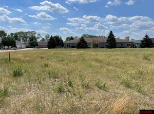 2030 Pratt Cir, Saint Peter, MN 56082