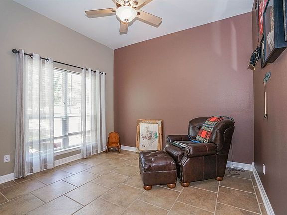 4th image of 431 Private Road 1104