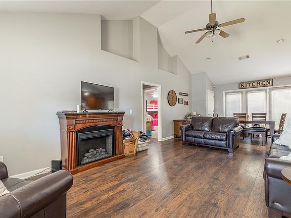2nd image of 1035 Riverwood Dr