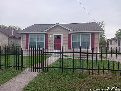231 Aaron Pl Photo 1