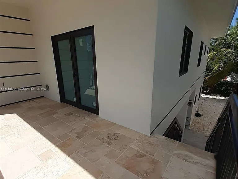 23 Jenny Ln — Photo 35