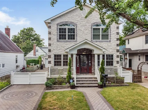 81-20 265th Street, Floral Park, NY 11004