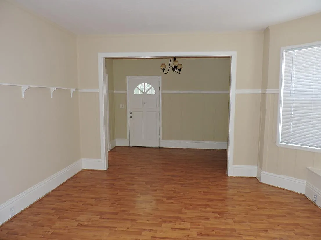 1505 E St — Photo 4