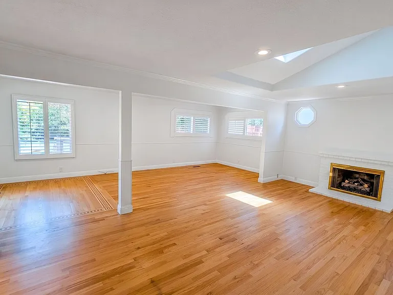 6923 Lassen St — Photo 4