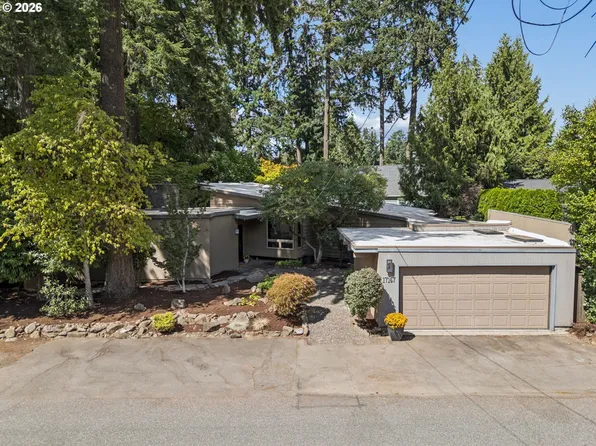 17167 Cedar Rd, Lake Oswego, OR 97034