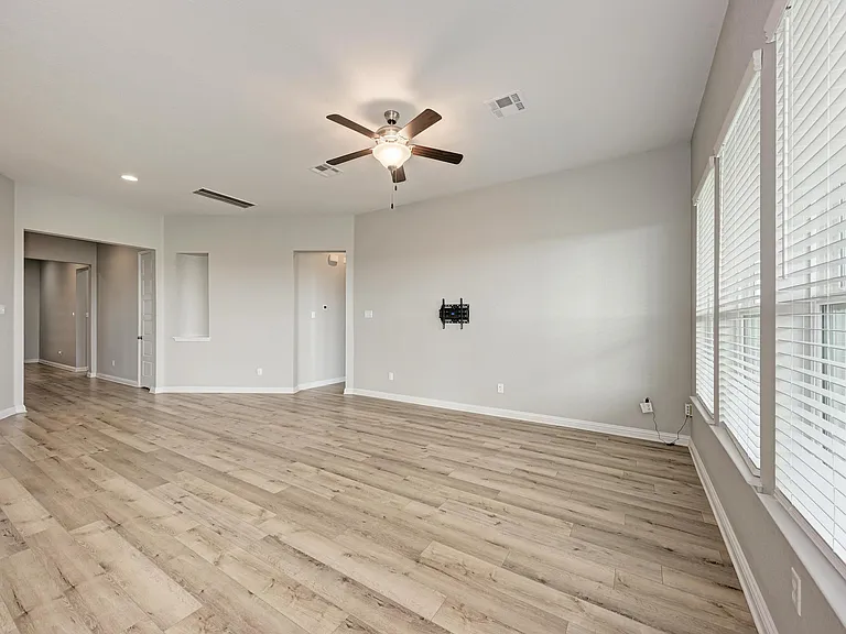 4428 Mandalin St — Photo 8