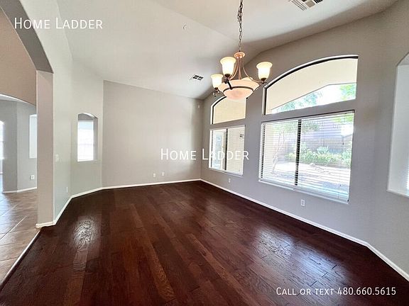 5th image of 443 E Embassy Dr