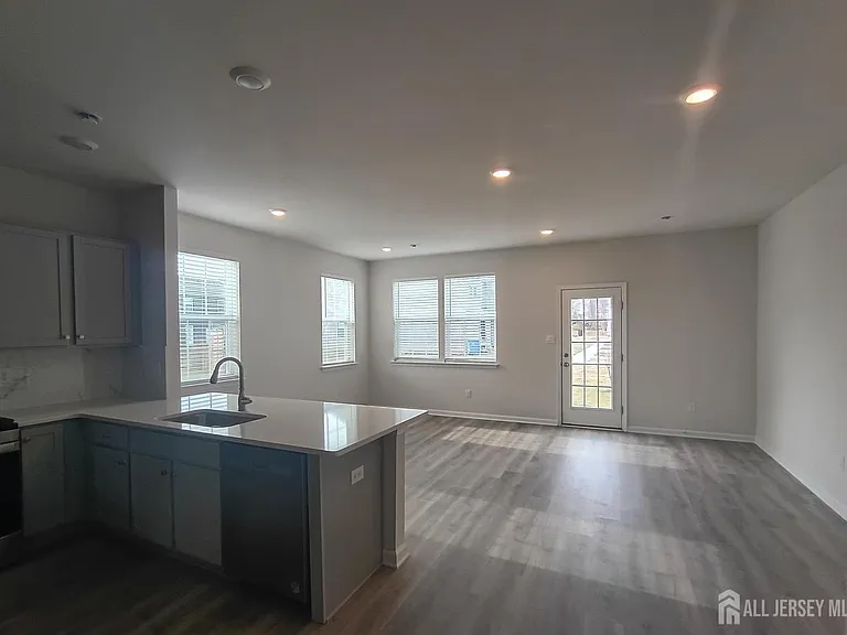25 Elliot Ln — Photo 4
