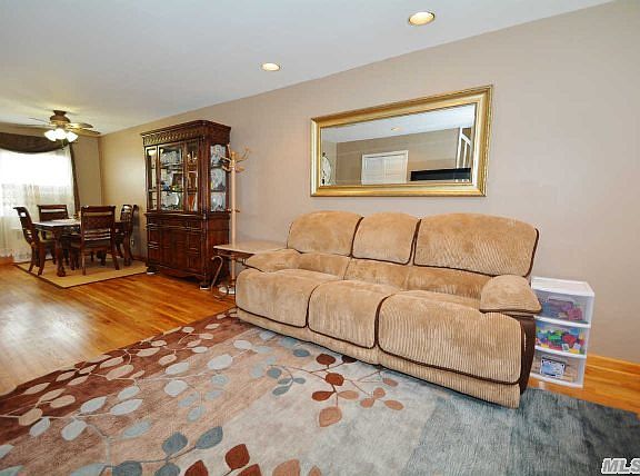 2nd image of 1328 Bell Blvd