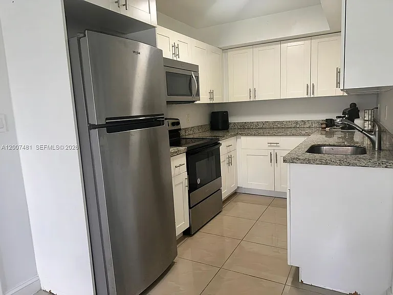 15560 SW 104th Ter #6112 — Photo 7