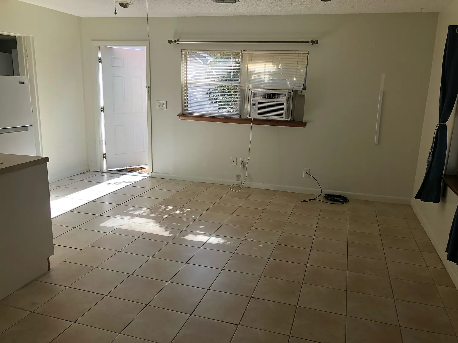 2037 Linden Rd — Photo 1