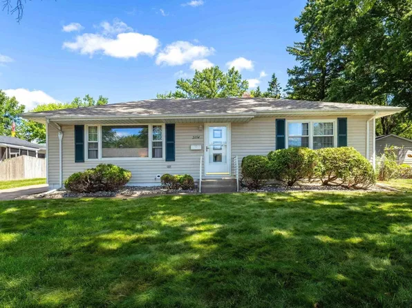 2154 W 36th St, Davenport, IA 52806