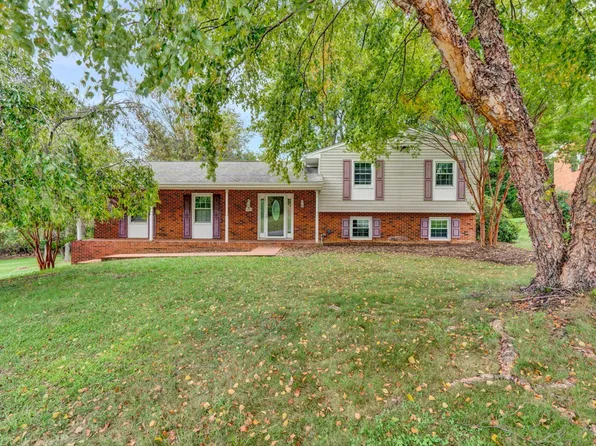 3924 Blandfield Dr, Vinton, VA 24179